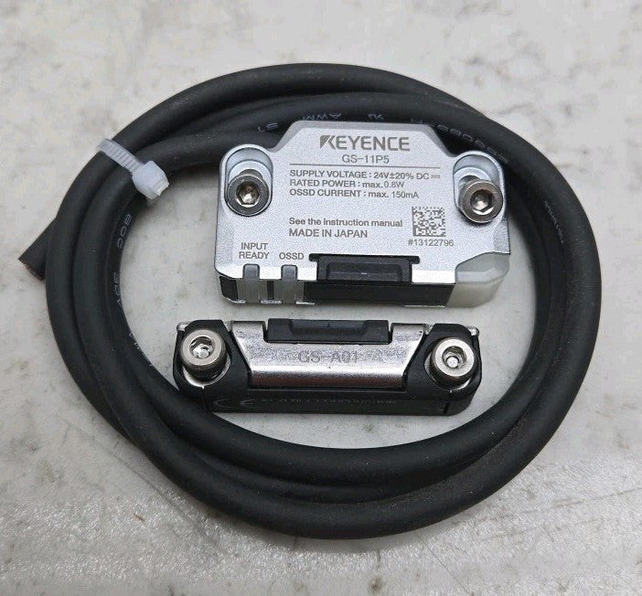 Keyence GS-11P5 Safety Interlock Switch 30" Pnp Cable Non-Contact w/ GS-A01 Used