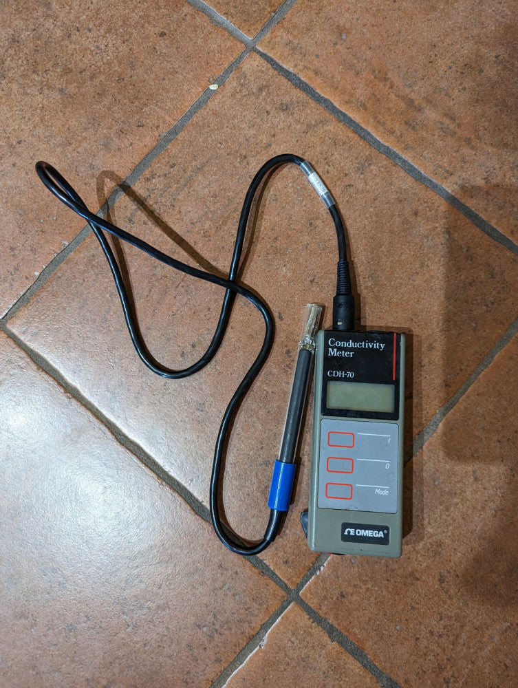 OMEGA CDH-70 Handheld Conductivity Meter