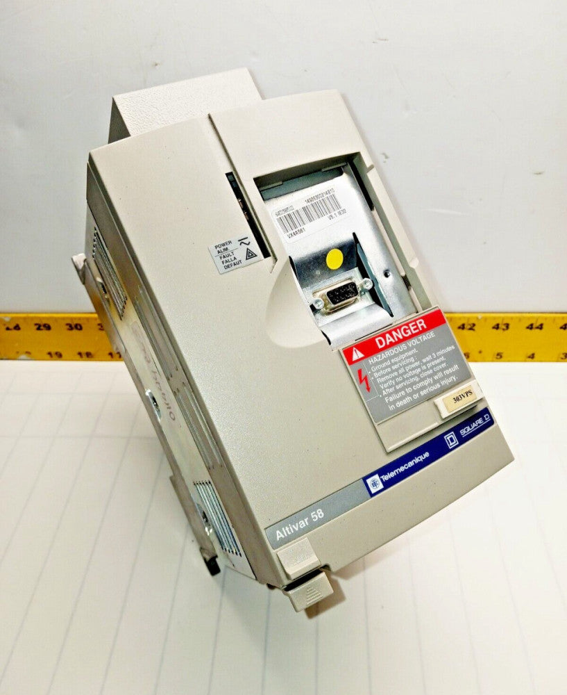 TELEMECANIQUE ALTIVAR 58 AC VARIABLE FREQUENCY DRIVE 0.75 kW / 1 HP  ATV58HU18M2