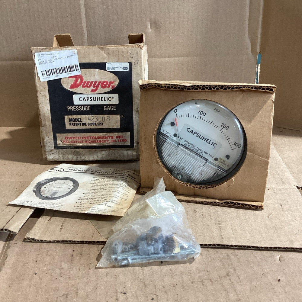 Dwyer Capsuhelic 0-300 Pressure Gage 42300S NOS