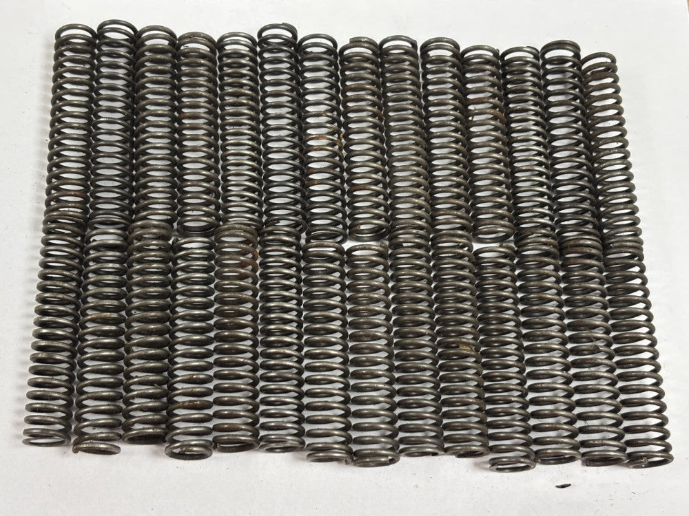 STEEL 17 COIL SPRINGS OD: 6", WIRE DIA: 5/64", LENGTH: 2-15/16", LOT OF 28