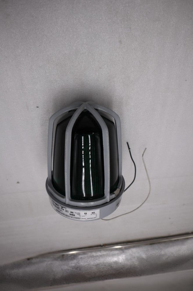 Crouse Hind VXH15 Lighting Fixture Enclosed Max Watt 150 Max Lamp STOCK H856