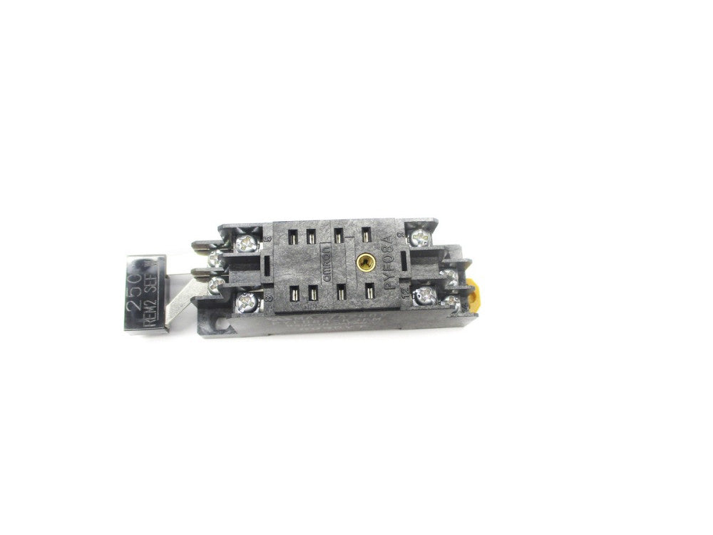 OMRON PYF08A (AS PICTURED) NSNP