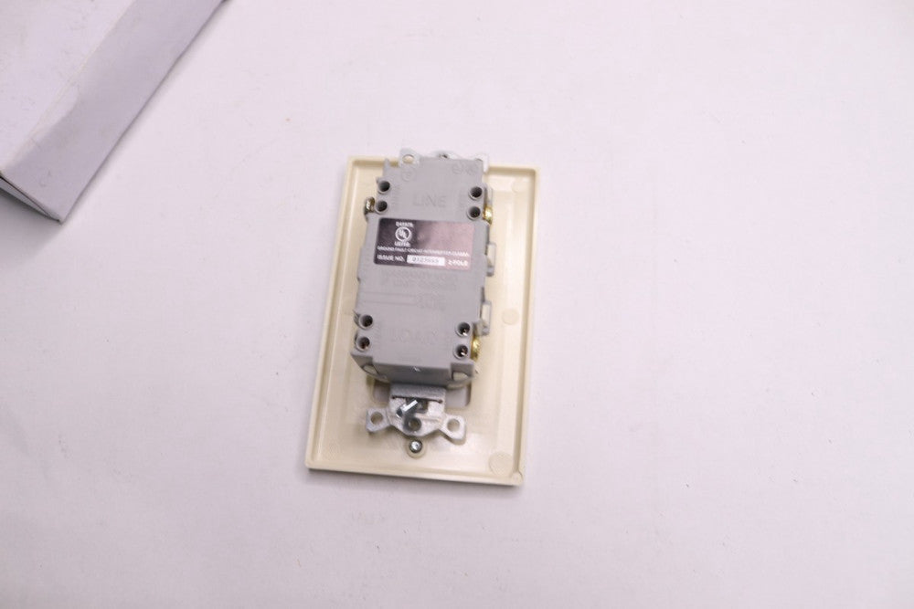 Hubbell GFCI Receptacle Light Almond 15A GFTRST15LA