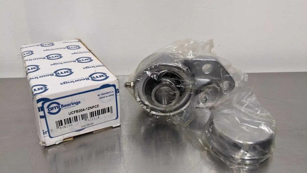 AMI Bearings UCFB204-12NPCE Set Screw Locking Three-Bolt Flange Mount Bearing 3/