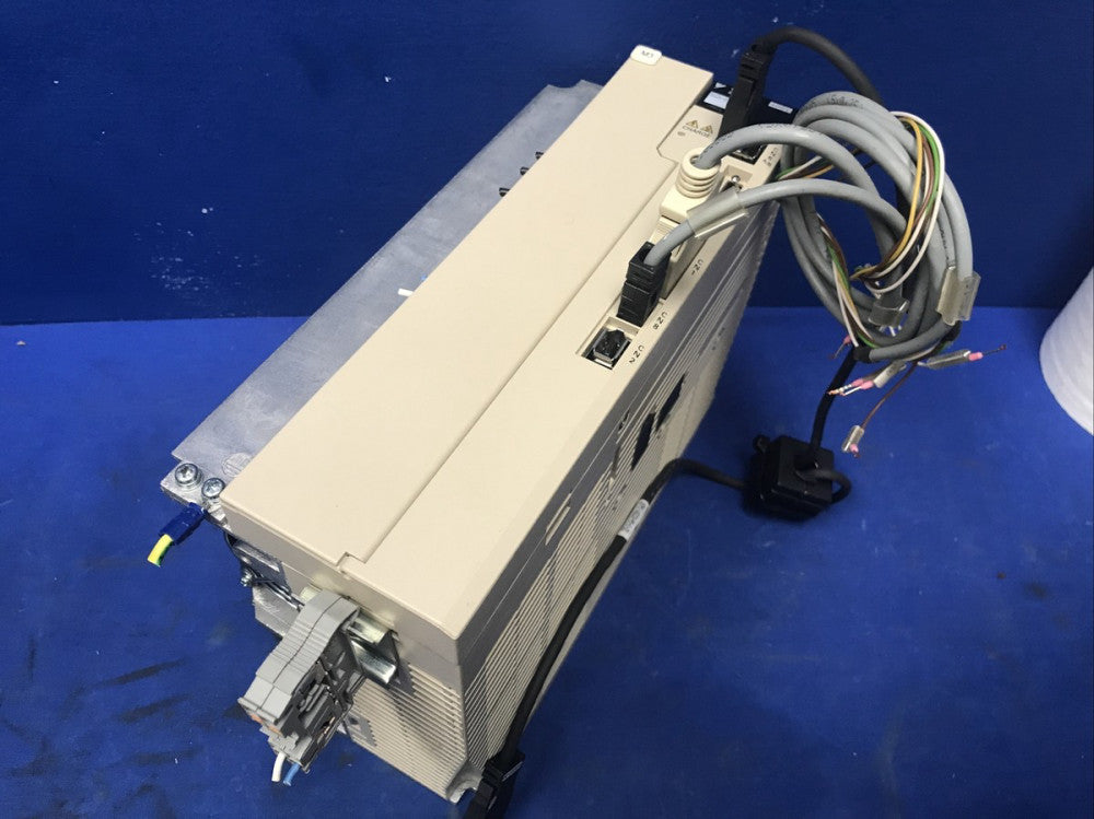 YASKAWA SGDV-8R4A11A SERVOPACK SERVO DRIVE 400V