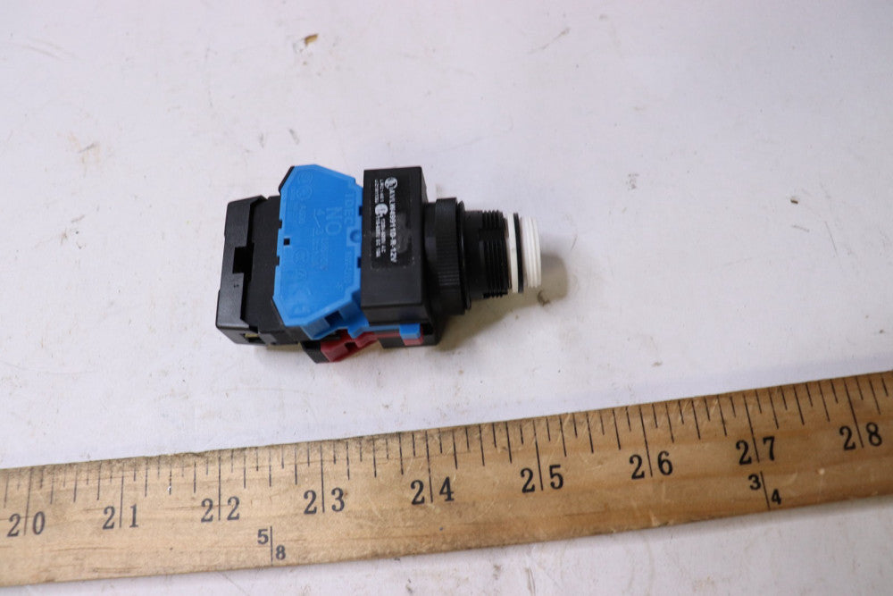 IDEC Illuminated Pushbutton TW Series AVLW49911D-R-12V -Missing Cover 