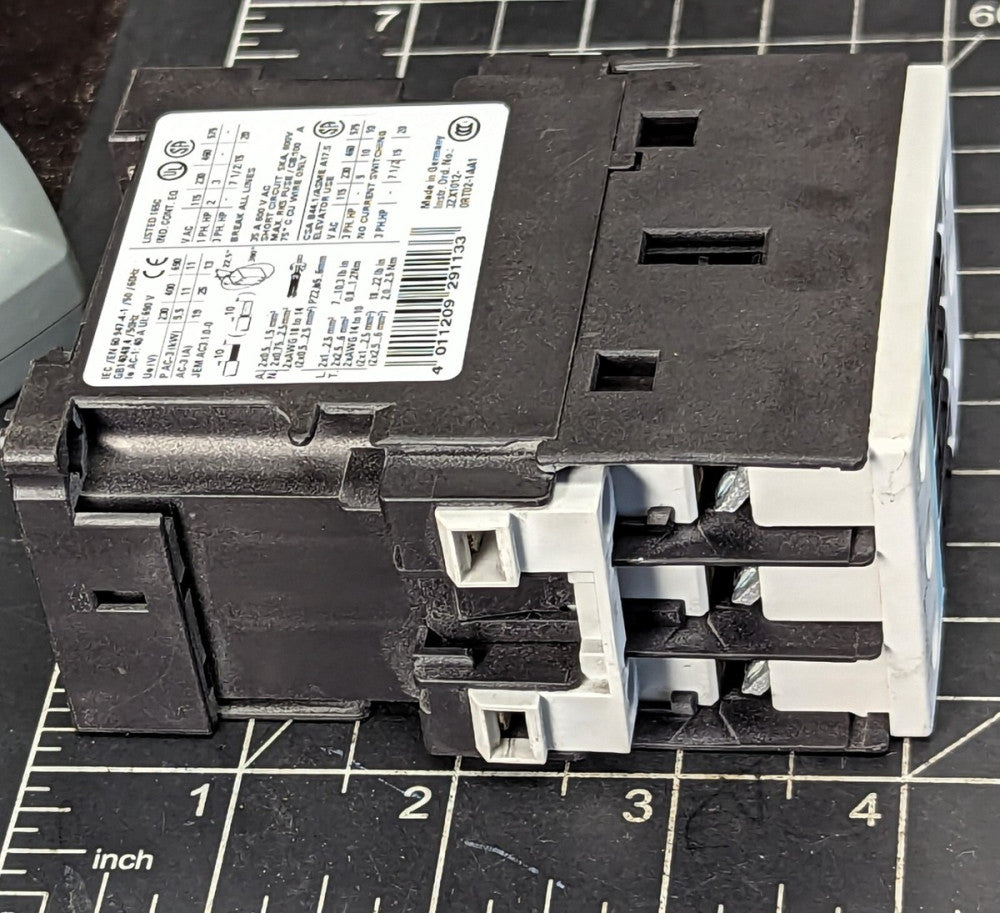 Siemens 3RT1026-1BB40 Motor Starter Contactor 24 VDC Coil WORKING PULL [B6S3]