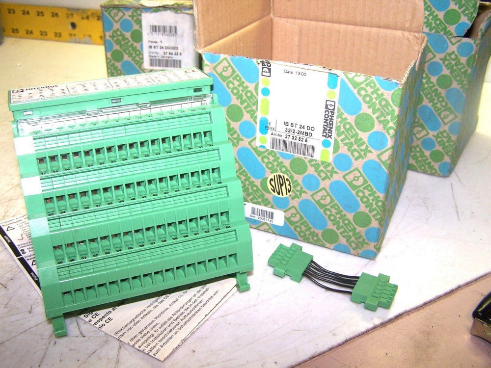 NEW PHOENIX CONTACT INTERBUS OUTPUT IB ST 24 DO 32/2-2MBD IBST24DO