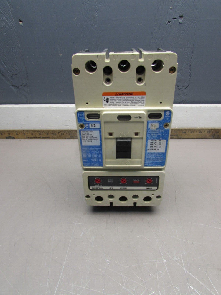 CUTLER-HAMMER KD3400FS , CIRCUIT BREAKER, 3P/250A/600V,  MAKE OFFER!