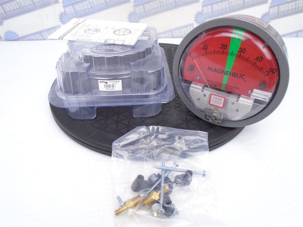 Dwyer MAGNEHELIC 174173-00 Red & Green Gauge 0-.50 Inches Of Water 15 PSIG MAX