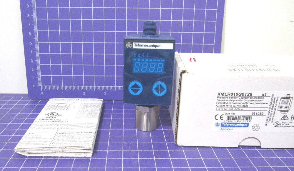 Telemecanique (XMLR010G0T26) 1/4-18 NPT 24VDC 145 Psi LED Pressure Sensor