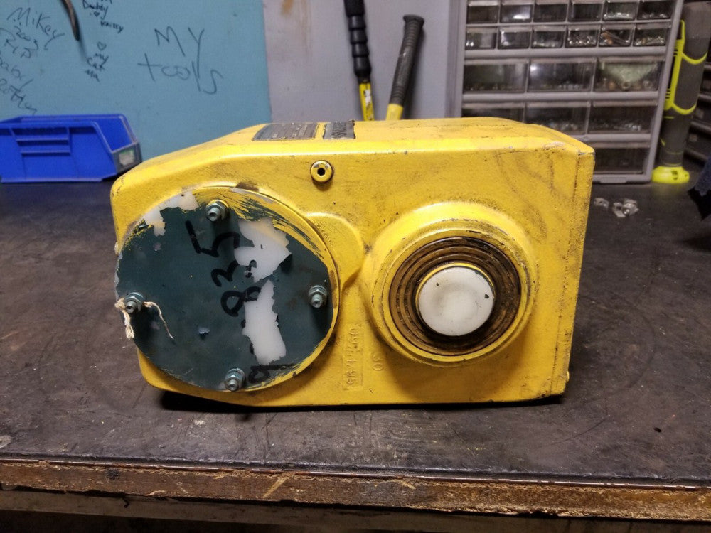 NEW SEW EURODRIVE 36:1 RATIO GEAR REDUCER 3800 TORQUE 1-1/2" BORE FA60A