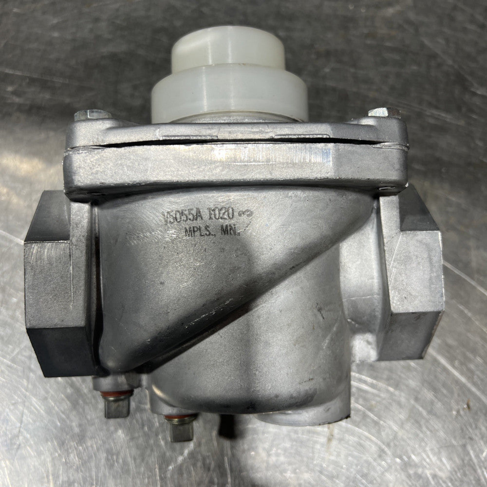 HONEYWELL V5055A 1020 INDUSTRIAL GAS VALVE Nos Surplus No Original Box