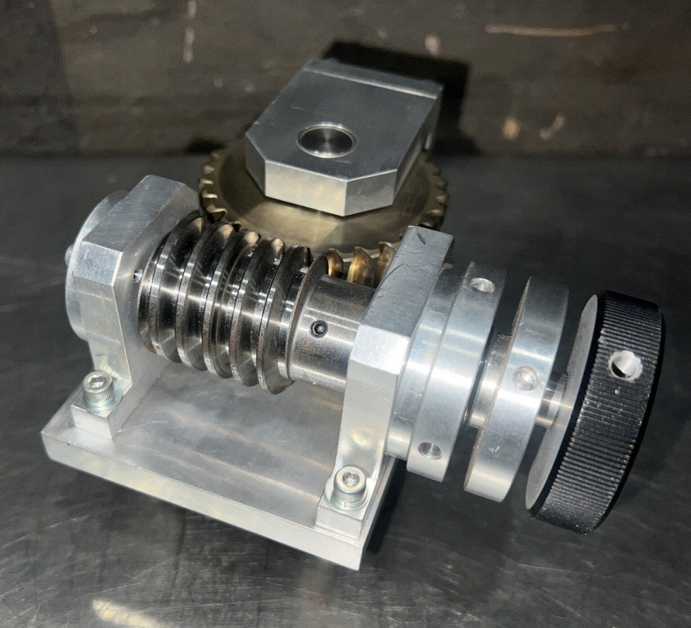 Kohara Gear Industries KWGDL2-R1 & AGDL2-30R1 Gear & Worm Assembly. Nos Surplus