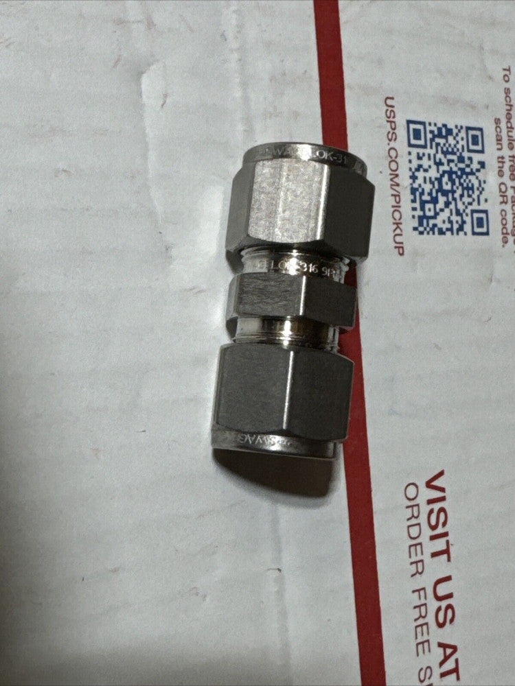 New Swagelok SS-810-6    1/2" tube union fitting ,316 stainless steel