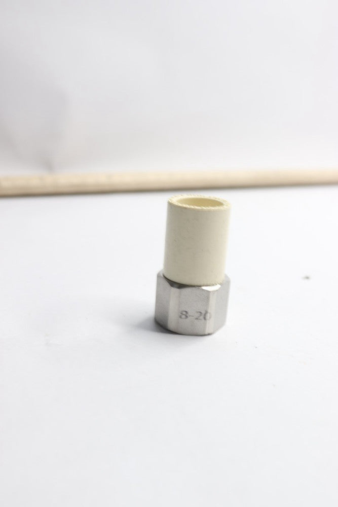 Socket 1/2" NPT x 1/2" 8-20