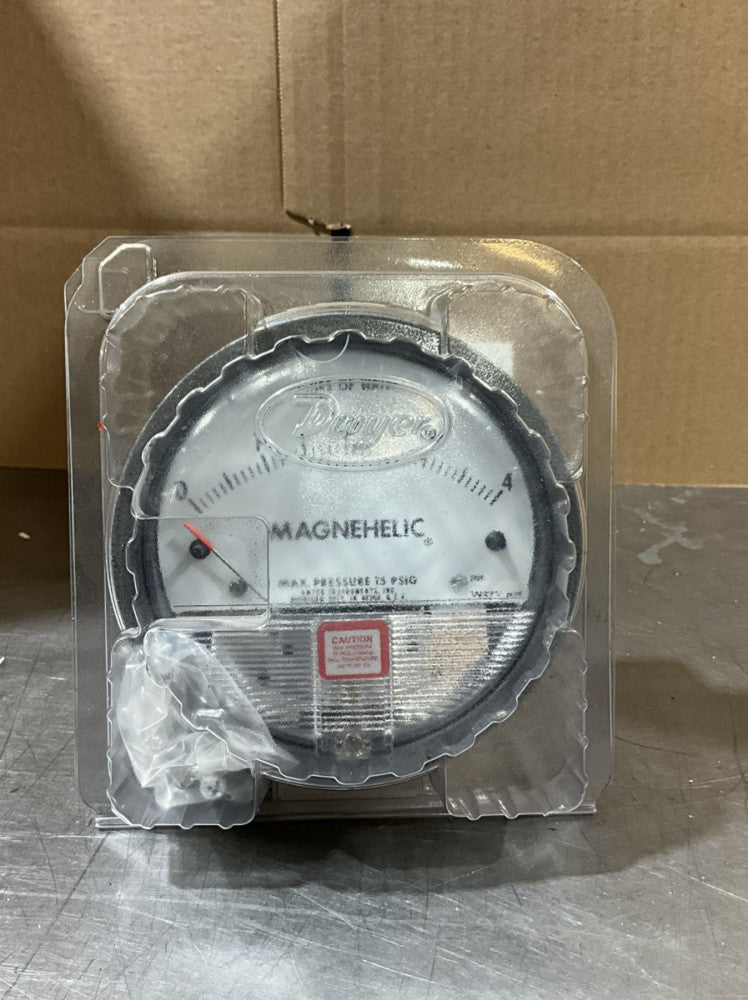 Dwyer Magnehelic Pressure Gauge 2002 15 PSI Max 0-2" Water A-27