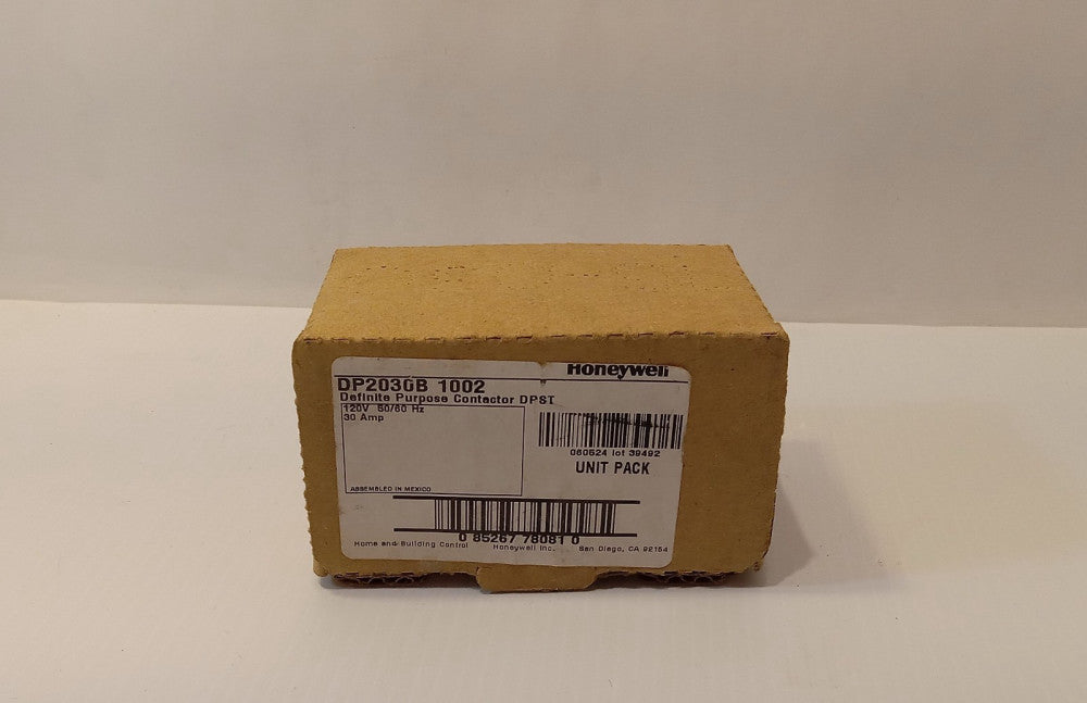 1 NEW HONEYWELL DP2030B1002 DEFINTE PURPISE CONNECTOR NIB ***MAKE OFFER***