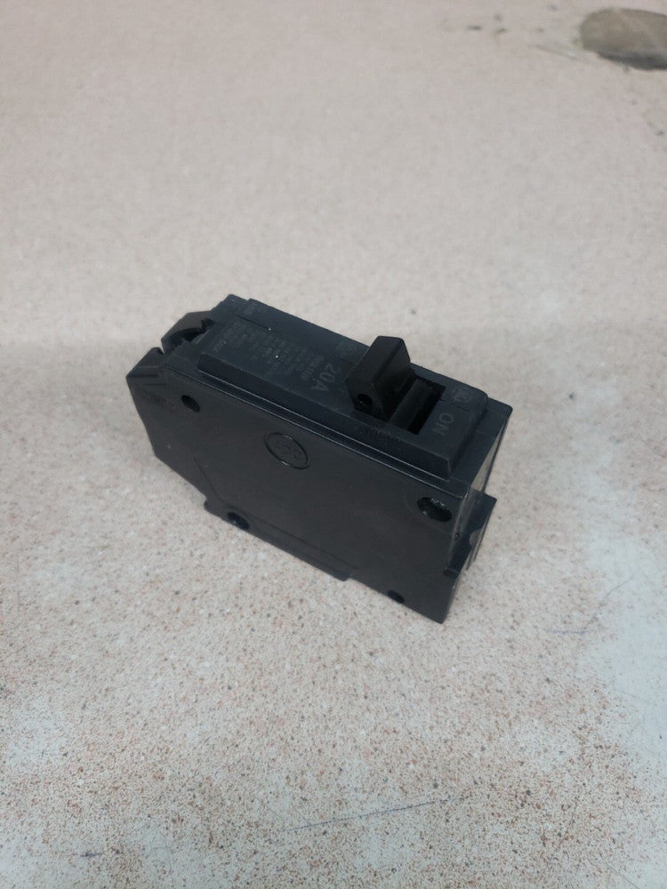 1) New! GE THQL1120 20 Amp 1 Pole 120/240V   Plug in Circuit Breaker *NNT