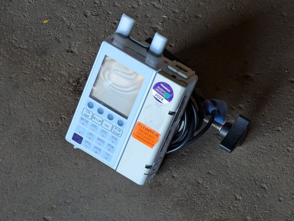 Baxter Sigma Spectrum Infusion Pump Compact Battery Powered With Charger + Mount