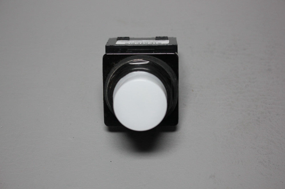 SIEMENS WHITE ILLUMINATED PILOT BUTTON 52BL4LB W/52AAILB