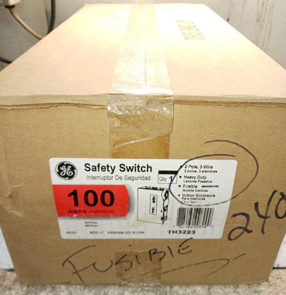 NEW GE 100 AMP SAFETY DISCONNECT SWITCH 2 POLE FUSIBLE 240 VAC TH3223