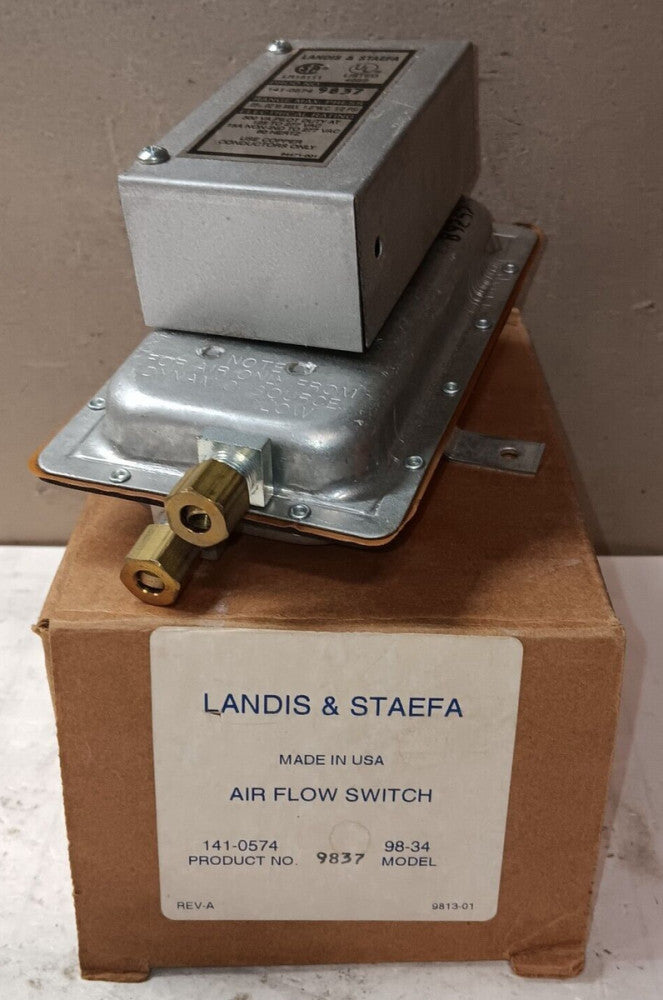 NEW LANDIS & STAEFA 141-0574 AIR FLOW SWITCH 120-277 VAC