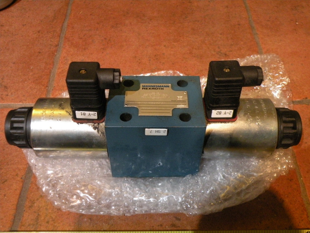REXROTH 4WE10 J32/CG24N9Z4 HYDRAULIC DIRECTIONAL CONTROL VALVE 24 VDC 00587170/2