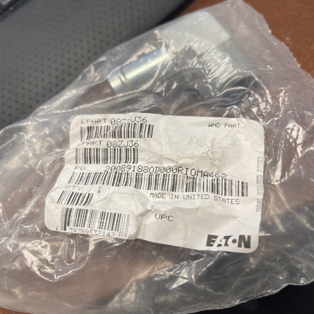 BRAND NEW GENUINE EATON 08Z-J36 FITTING *FREE SHIPPING*