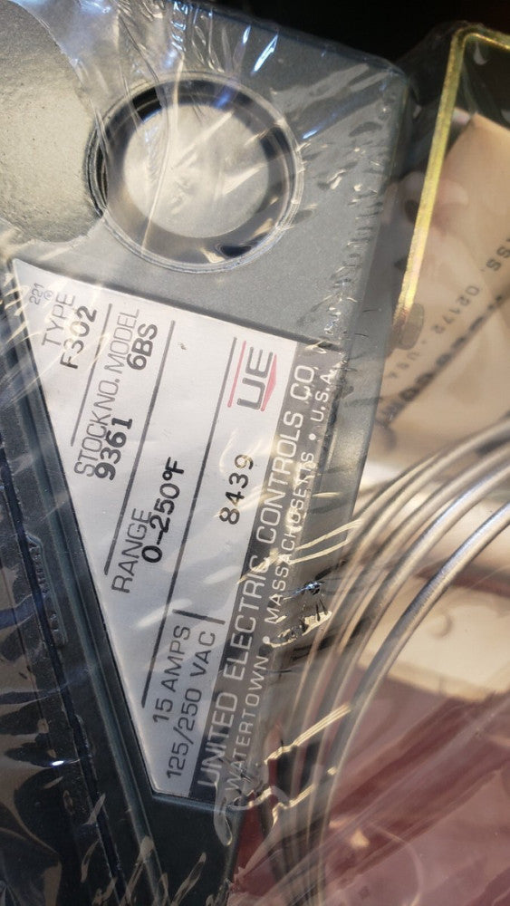 UNITED ELECTRIC CONTROLS  F302 6BS  0-250 F TEMPERATURE  CONTROLLER (S1-C149)