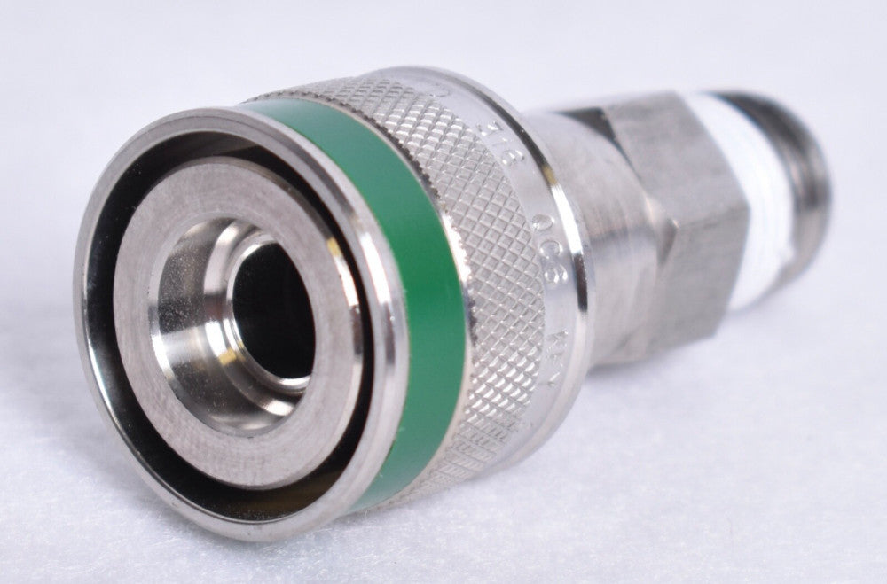 Swagelok SS Quick Connect Body Male  SS-QC6-B-4PMK3