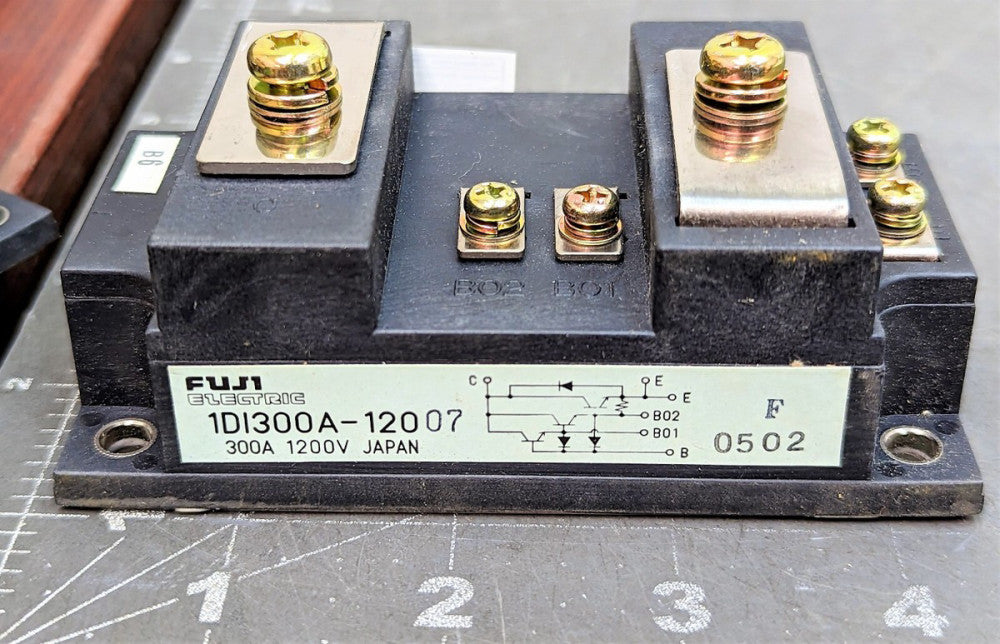 FUJI ELECTRIC D1I300A-120 TRANSISTOR MODUL FOR VSIC-110 300A / 1200V NEW [B3B4]