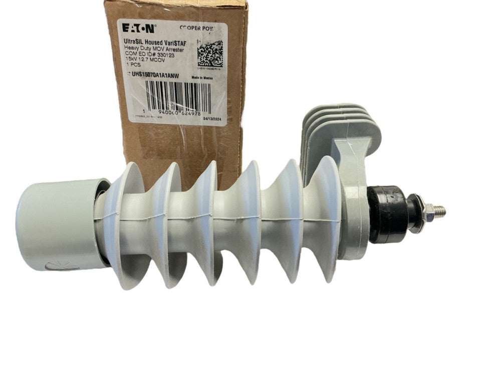Eaton Cooper Power UHS15070A1A1ANW Surge Arrester 15 kV 12.7 MCOV