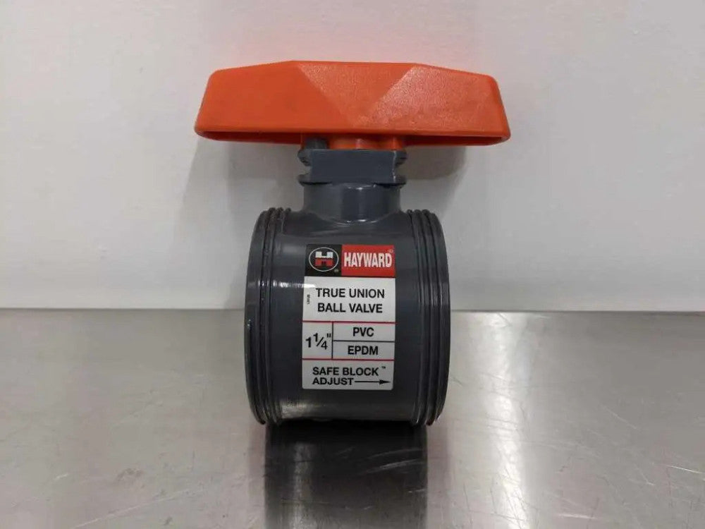 Hayward 1 1/4" True Union Ball Valve 1 1/4" PVC EPDM
