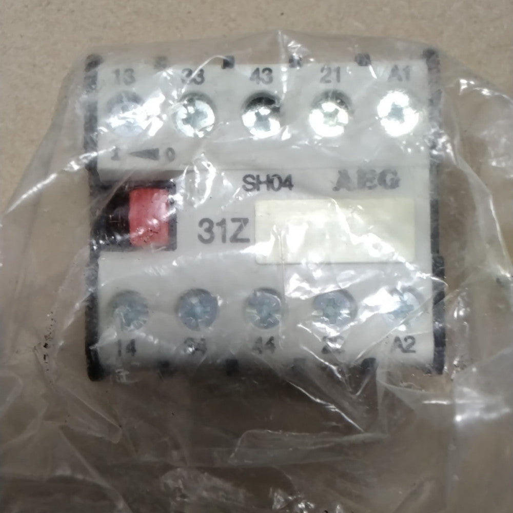 AEG SH04 31Z Electrical Contactor, 24VDC Coil 061-00 C17