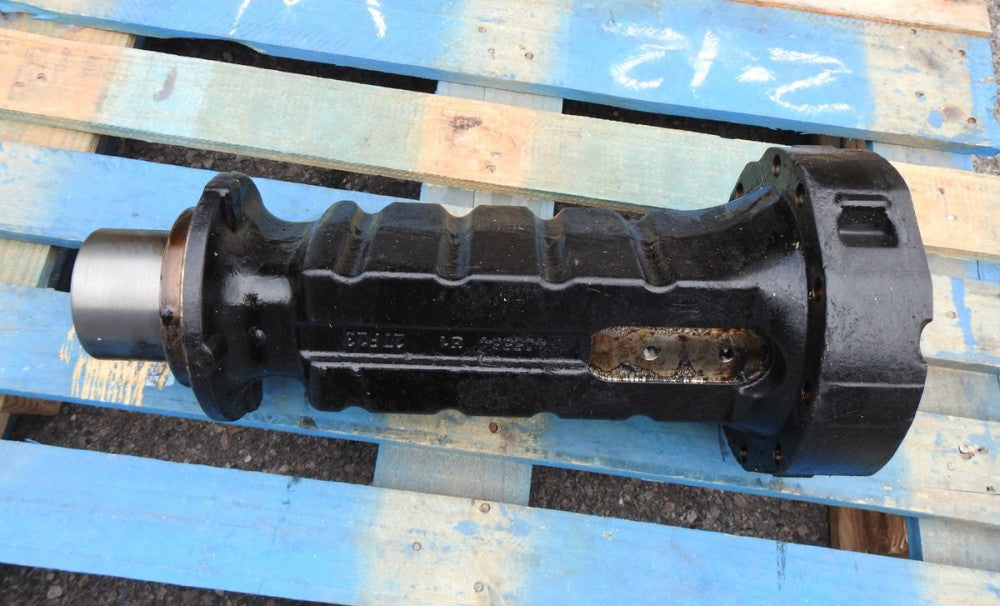 Spicer Dana Axle Housing for Heavy Machinery Terex/Kubota Casting #: 405564