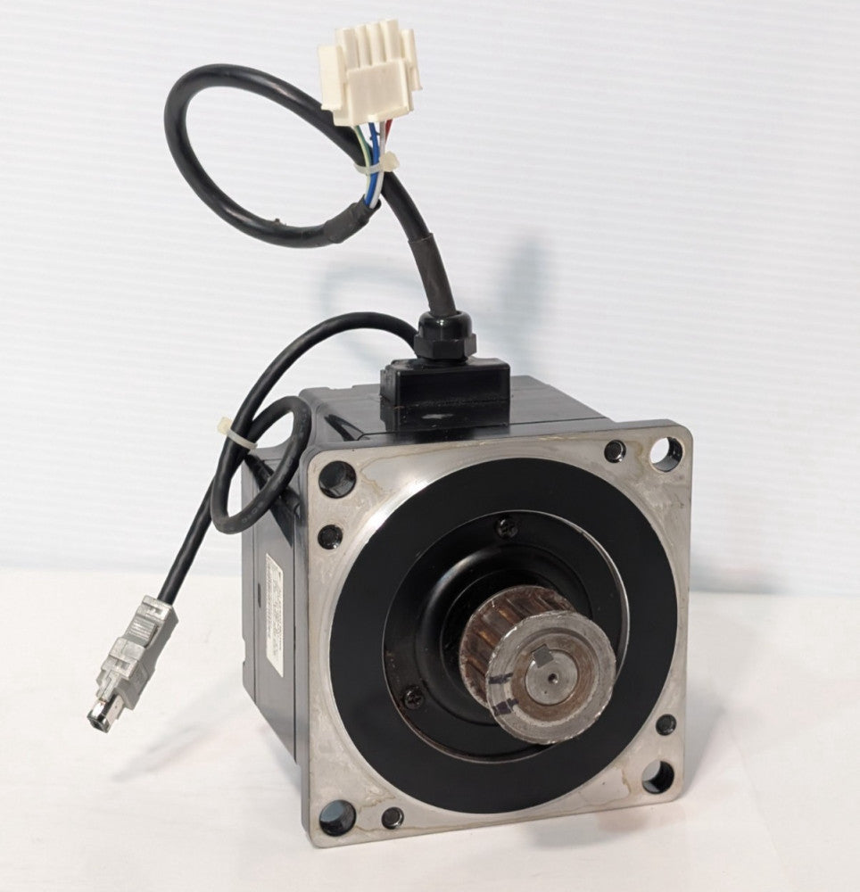 Yaskawa Electric SGMPH-08AAA41 AC Servo Motor, 750W, 200V, 4.1A, 2.39Nm, 3000rpm