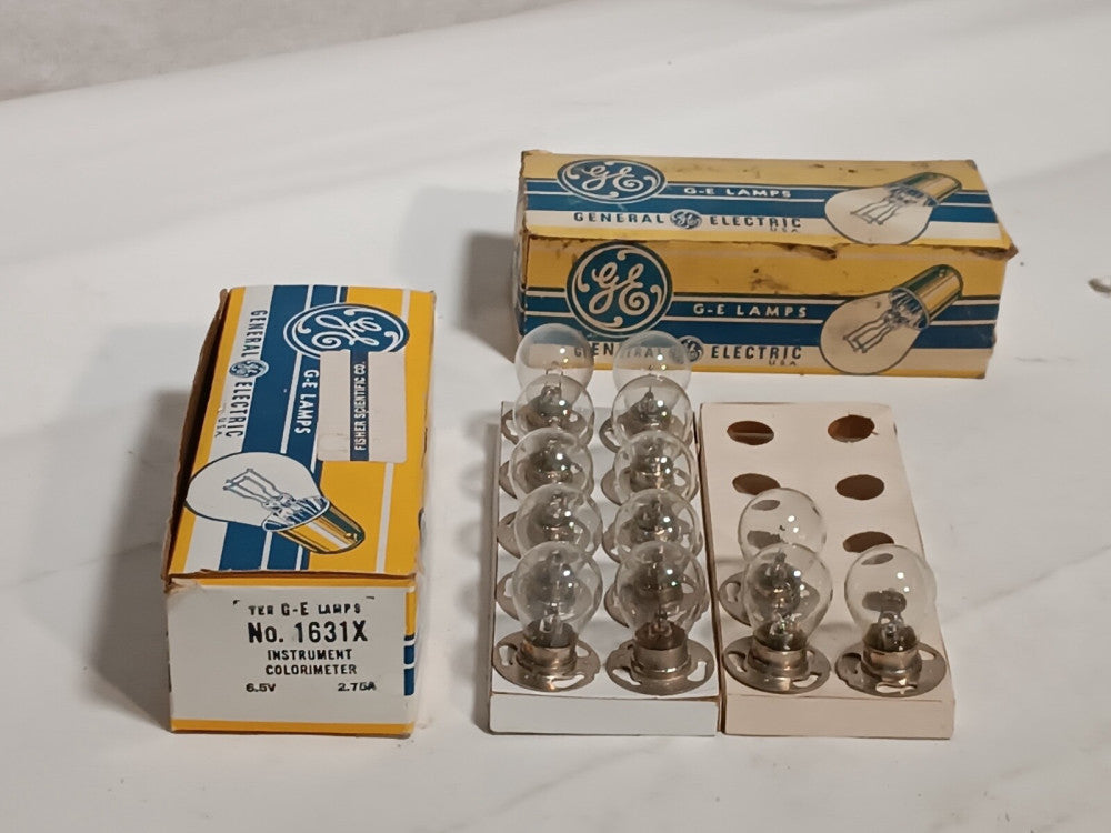 Lot of 13 GE No. 1631X Instrument Colorimeter Mini Lamp Bulb, 6.5V, 2.75A