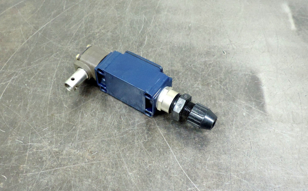 Schmersal TV10S-335-02Z Safety Position Limit Switch