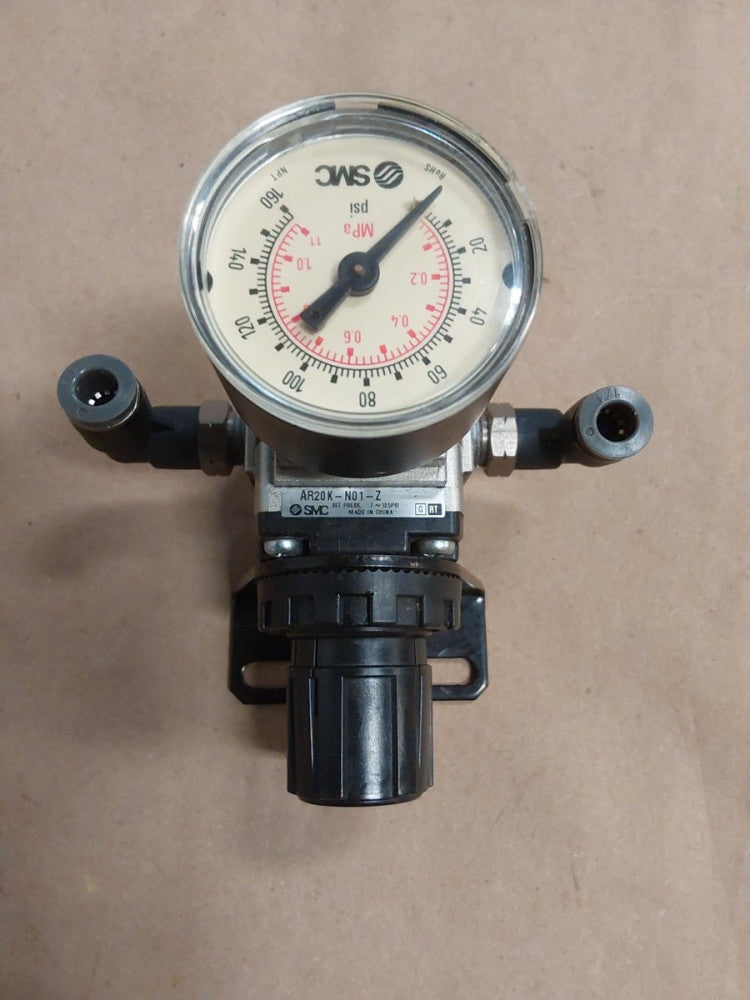 SMC AR20K-N01-Z Pneumatic Regulator w/ Gauge & Bracket 0-160psi, 1/4in Ports