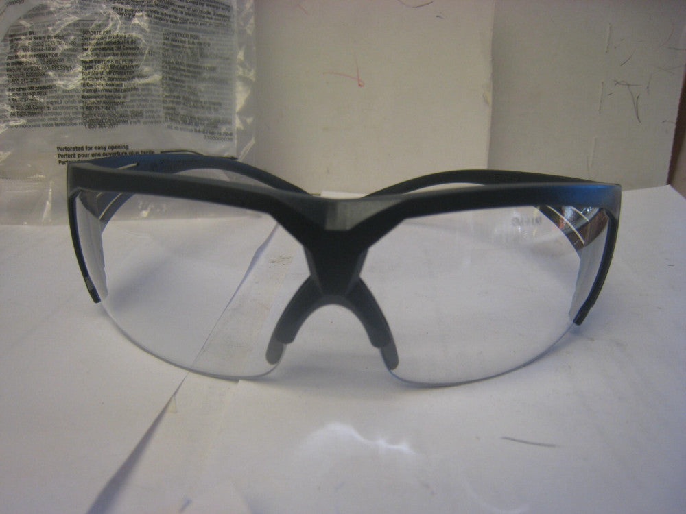 3M Sf601SGAF Safety Glasses, Securefit 600, Clear Anti-Fog, Anti-Scratch Lens,