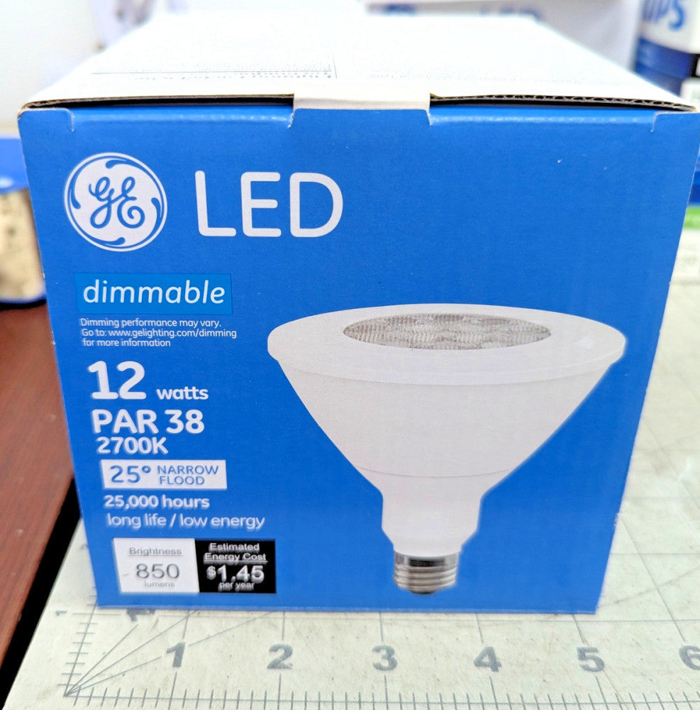 850 Lumens Dimmable LED Floodlight Wet Location 25,000 Hour PAR38 [C8S1]