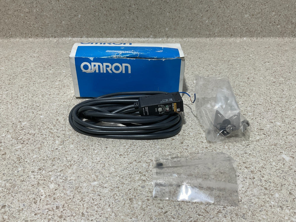 Omron E3S-R11 NEW