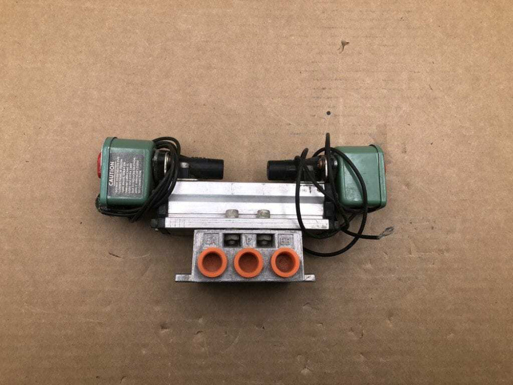 ASCO 840015 Dual Solenoid Valve w/ Manifold 120V 6W 60Hz 20-150PSI 3/8"