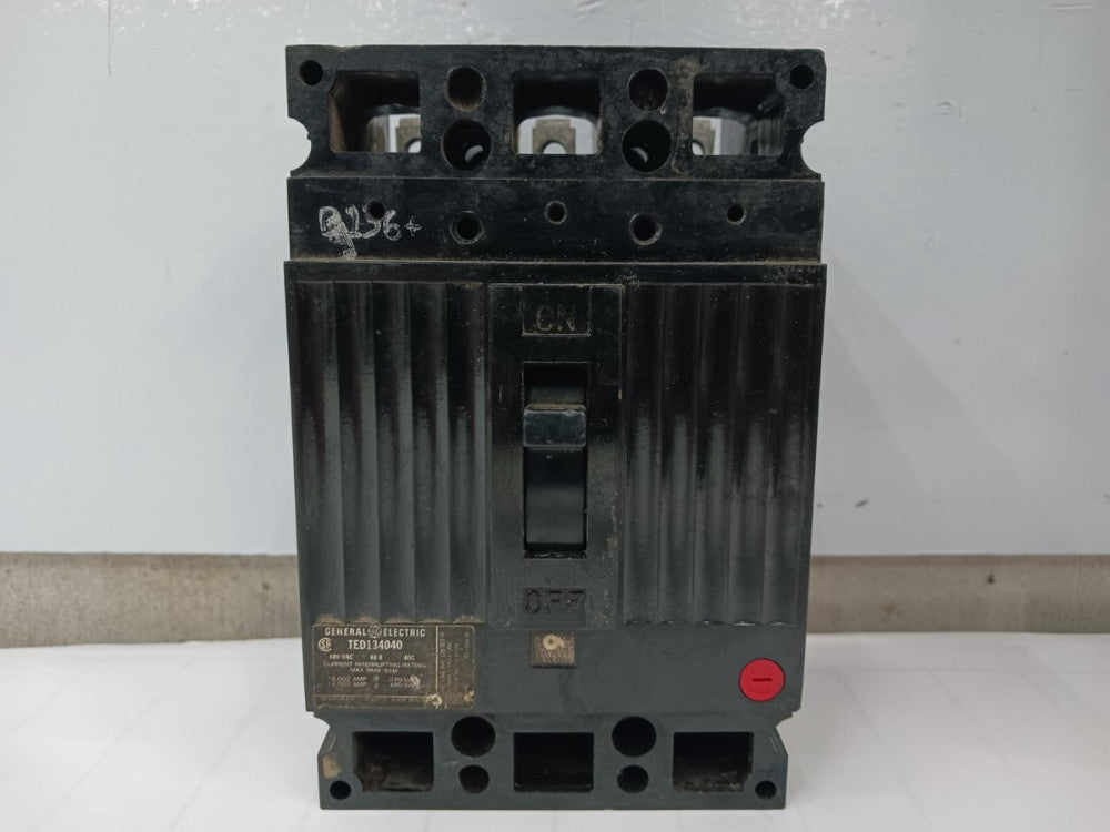 General Electric 40 Amp Circuit Breaker 3 Pole 480 VAC 14kA TED134040 *Chipped*