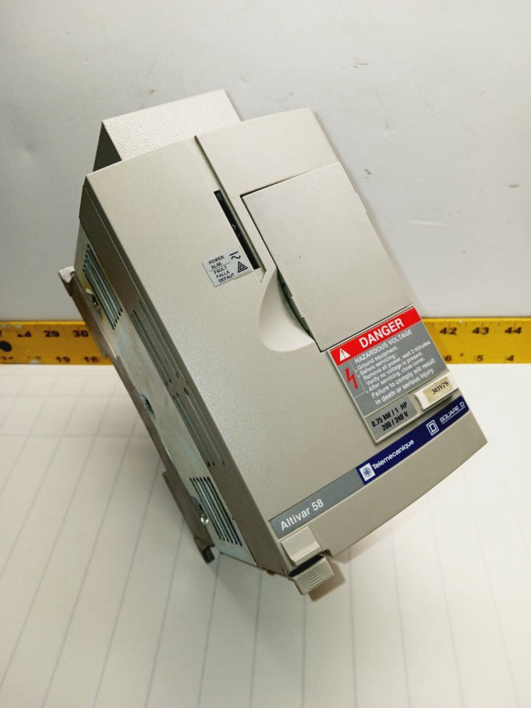 TELEMECANIQUE ALTIVAR 58 AC VARIABLE FREQUENCY DRIVE 0.75 kW / 1 HP  ATV58HU18M2
