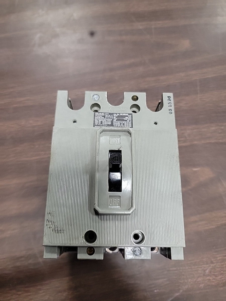 ITE GOULDS 40 AMP CIRCUIT BREAKER 240/480/600 VAC 3 POLE HE3-B040 WITHOUT LUGS