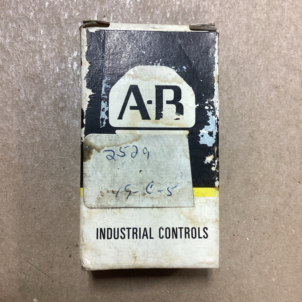 ALLEN BRADLEY 71A86 COIL SIZE 1 120V E38