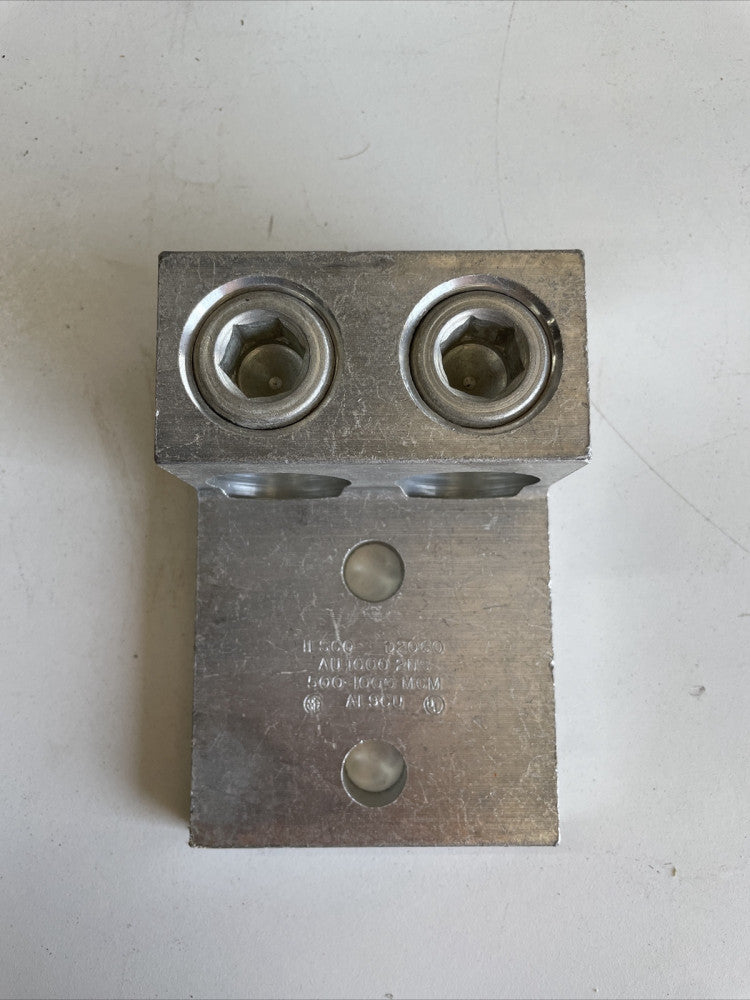 1) New no Box! ILSCO AU1000 2NS 2 Hole Straight 2 Awg - 600 MCM Mechanical Lug